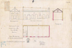 Schwarze-weißes Architekturdiagramm eines mehrfenstrigen Schulgebäudes mit detaillierten Grundrissen und Textanmerkungen auf Papier.