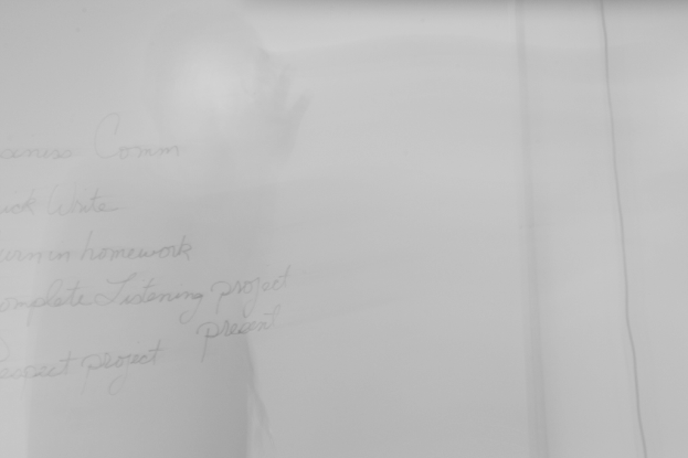 Ein Blatt Papier mit handgeschriebener Text.