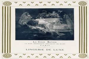 Schwarzer und weißer Plakatwerbung für "Lingerie de Luxe" mit einer Gruppe von Menschen in luxuriöser Kleidung an einem Tisch sitzend.