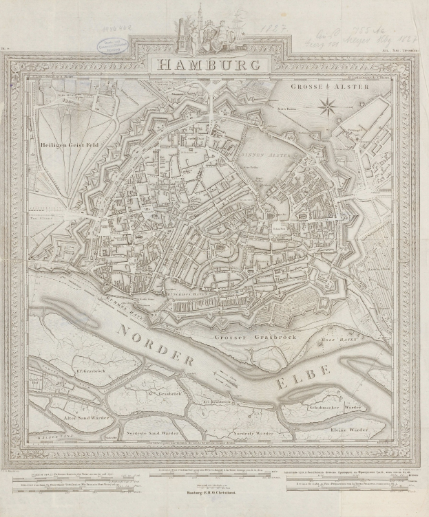 Ein altes Stadtplan von Hamburg, Deutschland, gedruckt auf Papier, zeigt die Straßen und Sehenswürdigkeiten der Stadt.
