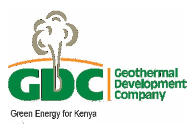 Logo der Geothermischen Entwicklungsgesellschaft (GDC) mit einem grünen Kreis mit wei├čer Umrandung und einem Stern, umgeben von einem grünen Ring mit dem Unternehmensnamen und dem Text "Grüne Energie für Kenia" in fetter schwarzer Schrift darunter.