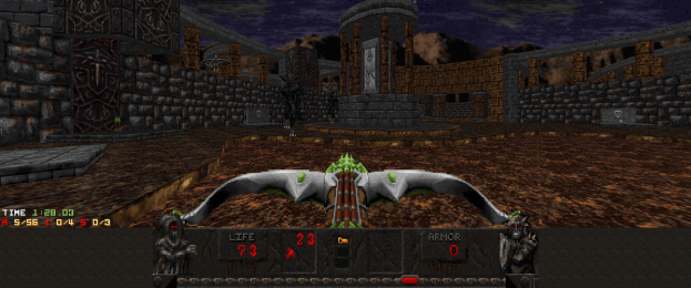 Eine Dungeon-Szene in *Dungeon Master II* mit einem Drachen in der Mitte, umgeben von Wänden, Säulen und Gegenständen, mit spielbezogenen Zahlen und Text am unteren Rand.