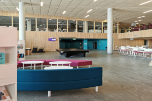 Stadt Arnsberg renoviert 50-jährige Schul-Cafeteria in M"uchede