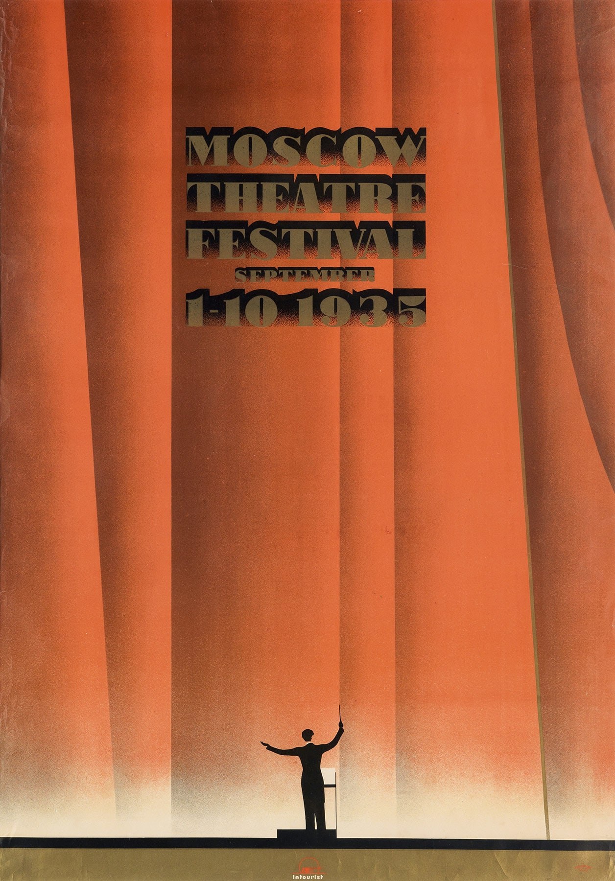 Plakat für das Moskauer Theaterfestivals 1935, das eine Person vor einem Vorhang mit Text zeigt, der Festivaldetails enthält.