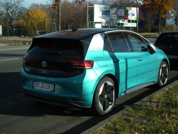 POL-KLE: Kevelaer - Unbekannter Fahrer fährt Verkehrszeichen in Twisteden um und flieht in blauem VW Golf gesucht